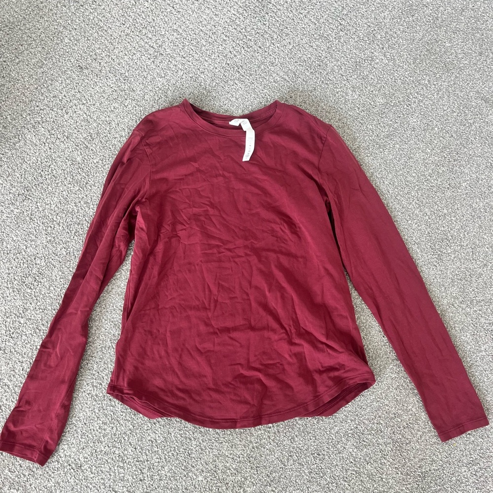 Maroon Lululemon shirt